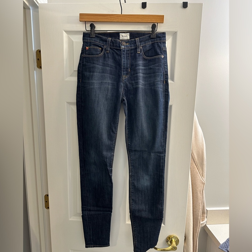 Ladies size 28 Hudson midrise super skinny jean dark blue